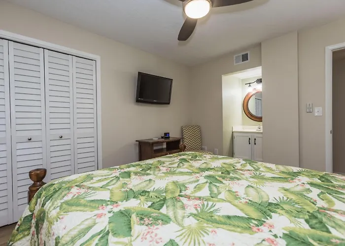 Castaways 8d Hotel *